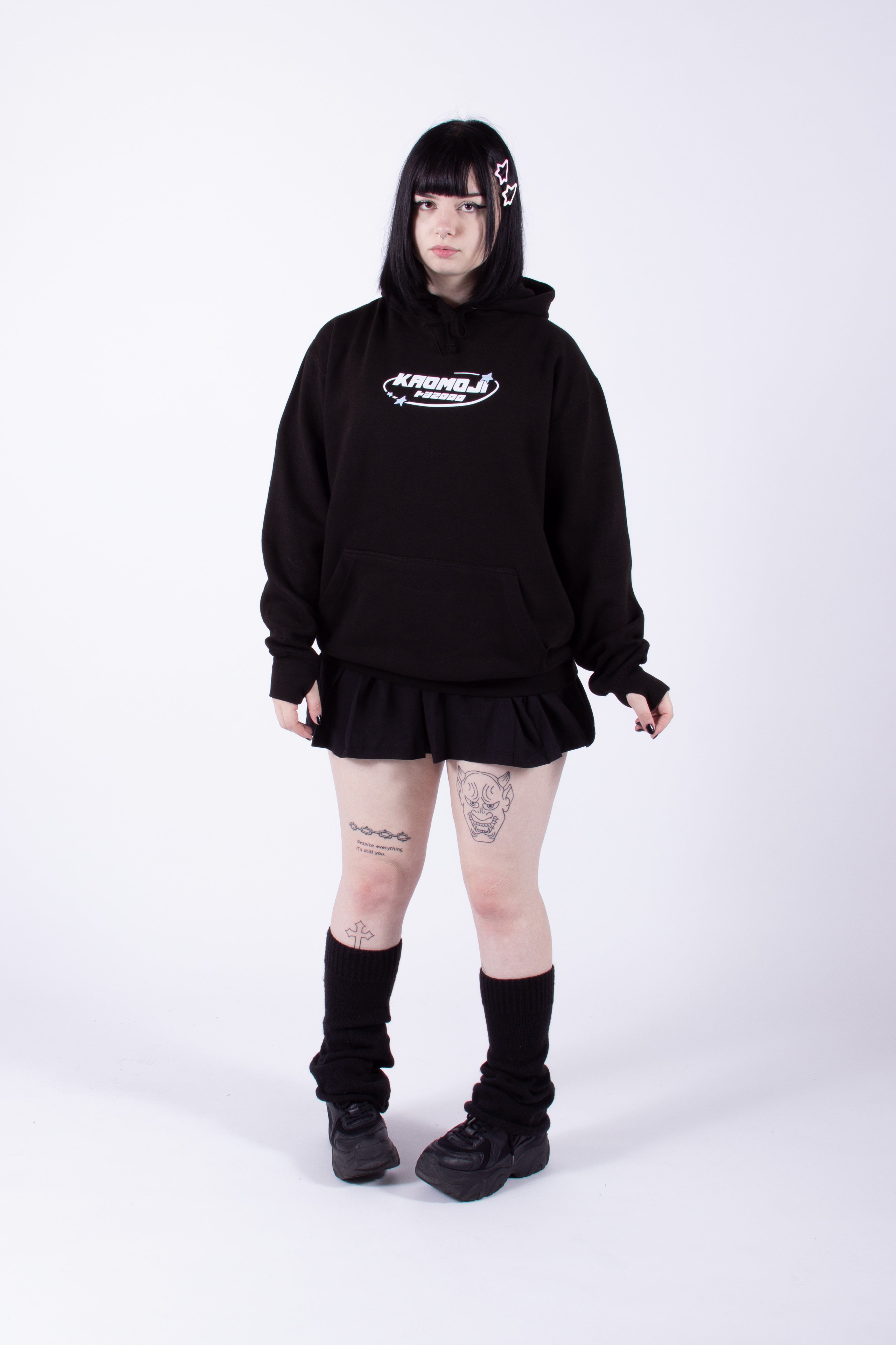 Black hoodie outfit online girl